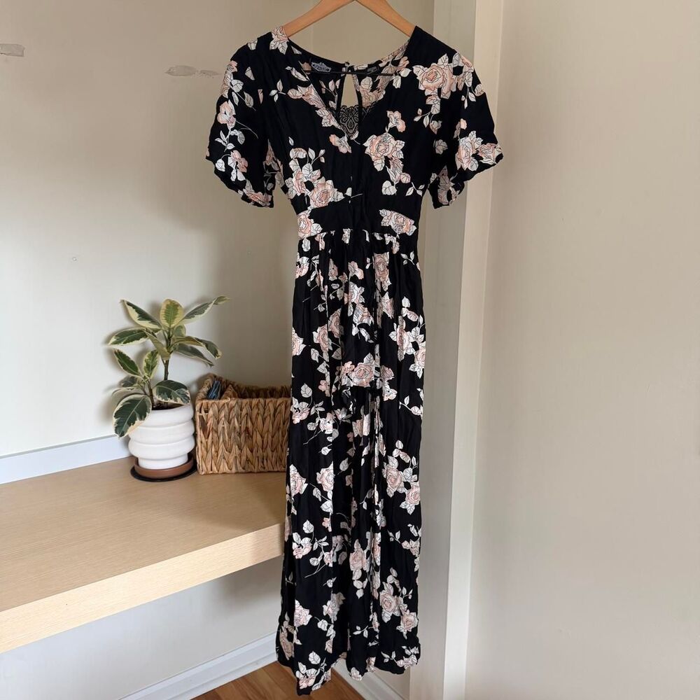 Angie Black Floral Walk Through Romper + Maxi Overlay size Small EUC
